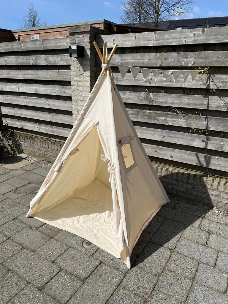 Canicove tipitent ecru met vlaggetjes, Ophalen, Zo goed als nieuw