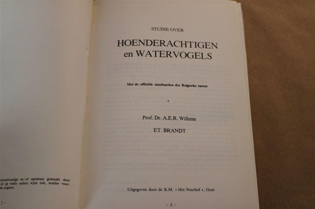Studie over hoenderachtigen en watervogels. 1971., Boeken, Ophalen of Verzenden, Gelezen, Honden