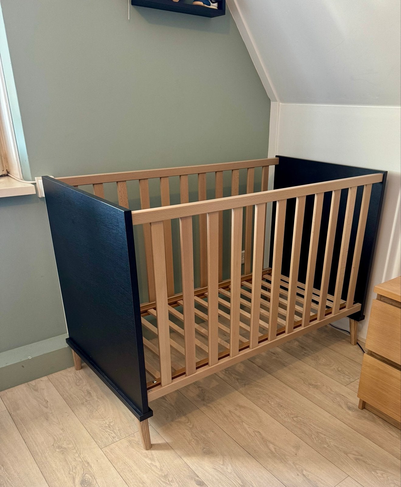 Ledikant en commode transland melle Zwart met hout accenten, Ophalen, Gebruikt, 70 tot 85 cm, 140 tot 160 cm