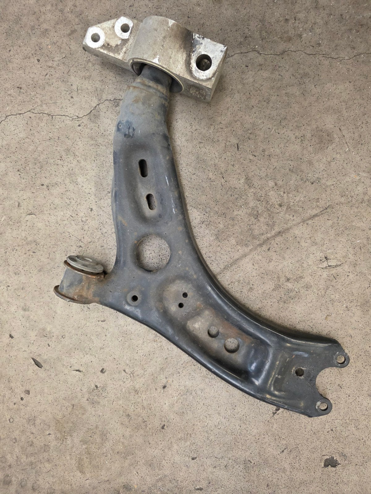Draagarm voor Volkswagen Golf 6 - Gebruikt...   linker voor, Ophalen, Gebruikt, Volkswagen