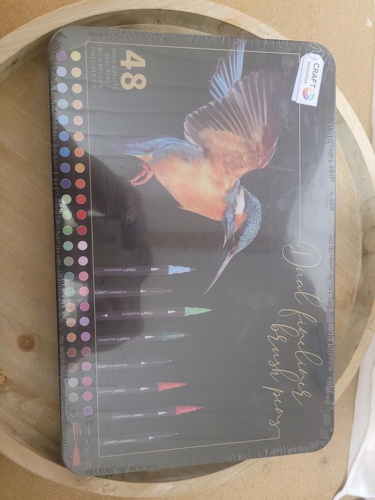 Blik met stiften, Ophalen of Verzenden, Zo goed als nieuw, Potlood of Stift