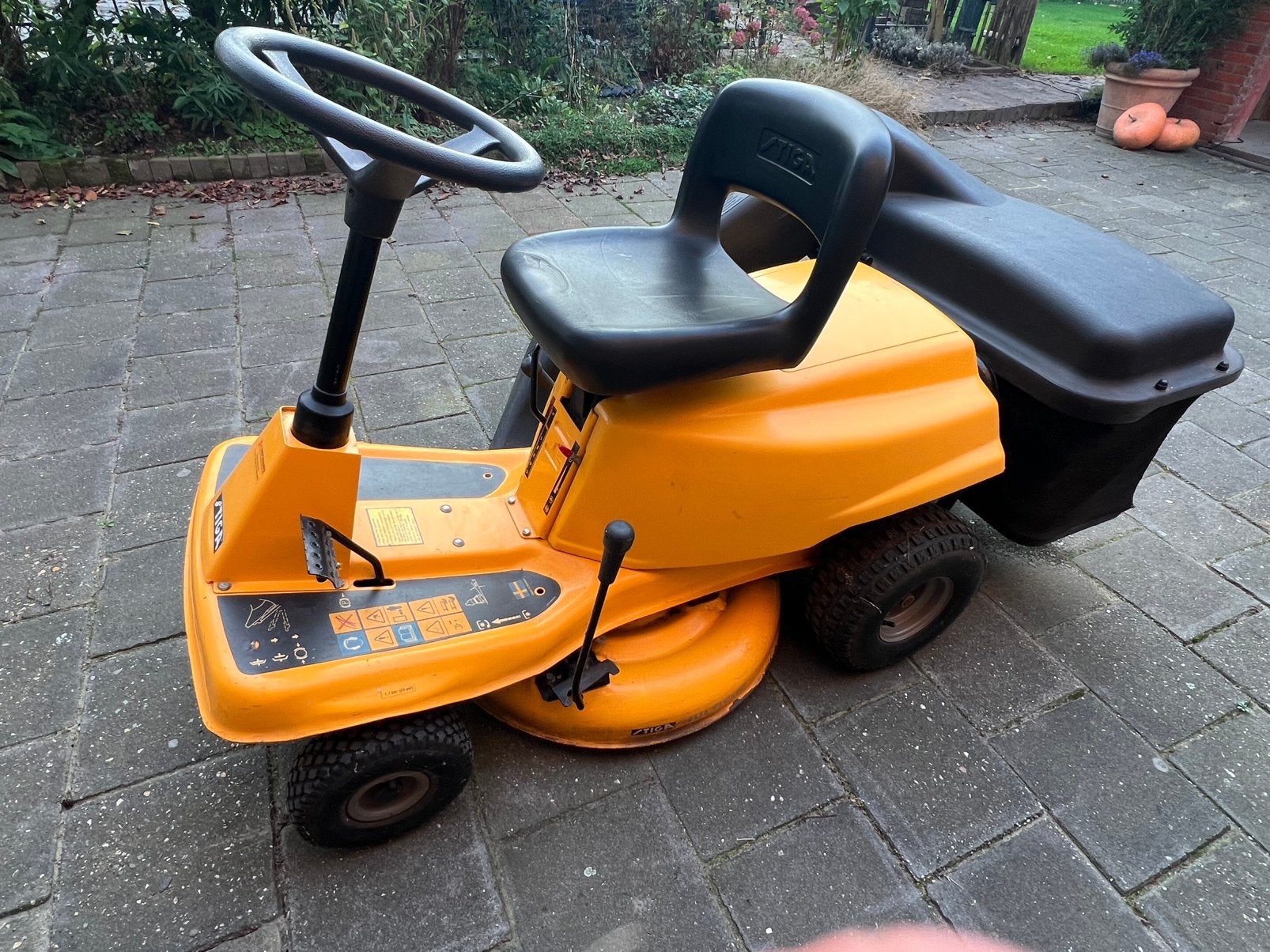 Foto 4 van Zitmaaier Stiga Garden Combi