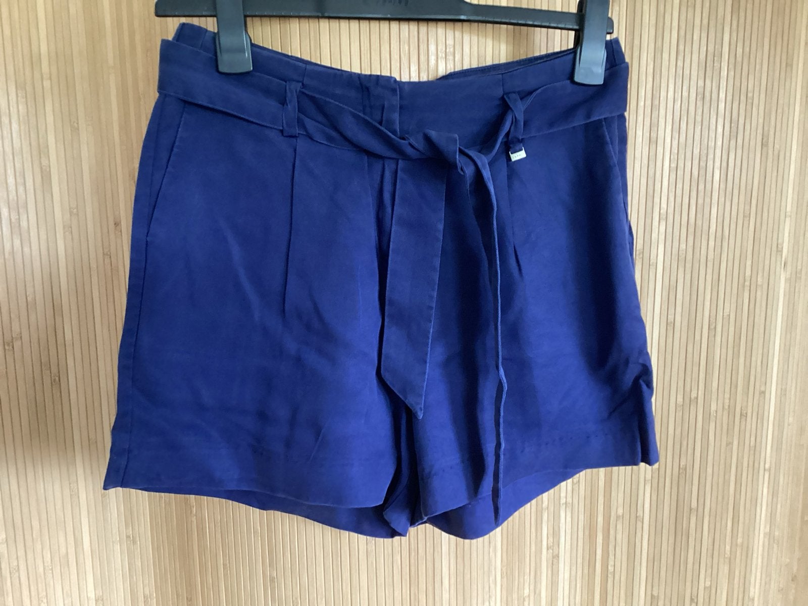 Esprit korte broek met strikceintuur - Maat 36 (S), Kleding | Dames, Kort, Blauw, Ophalen of Verzenden, Zo goed als nieuw