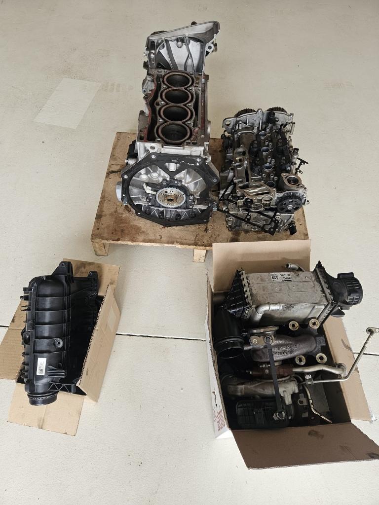DAD DADA MOTOR Clinderkop onderblok turbo intercooler VAG, Ophalen, Gebruikt, Seat, Vw