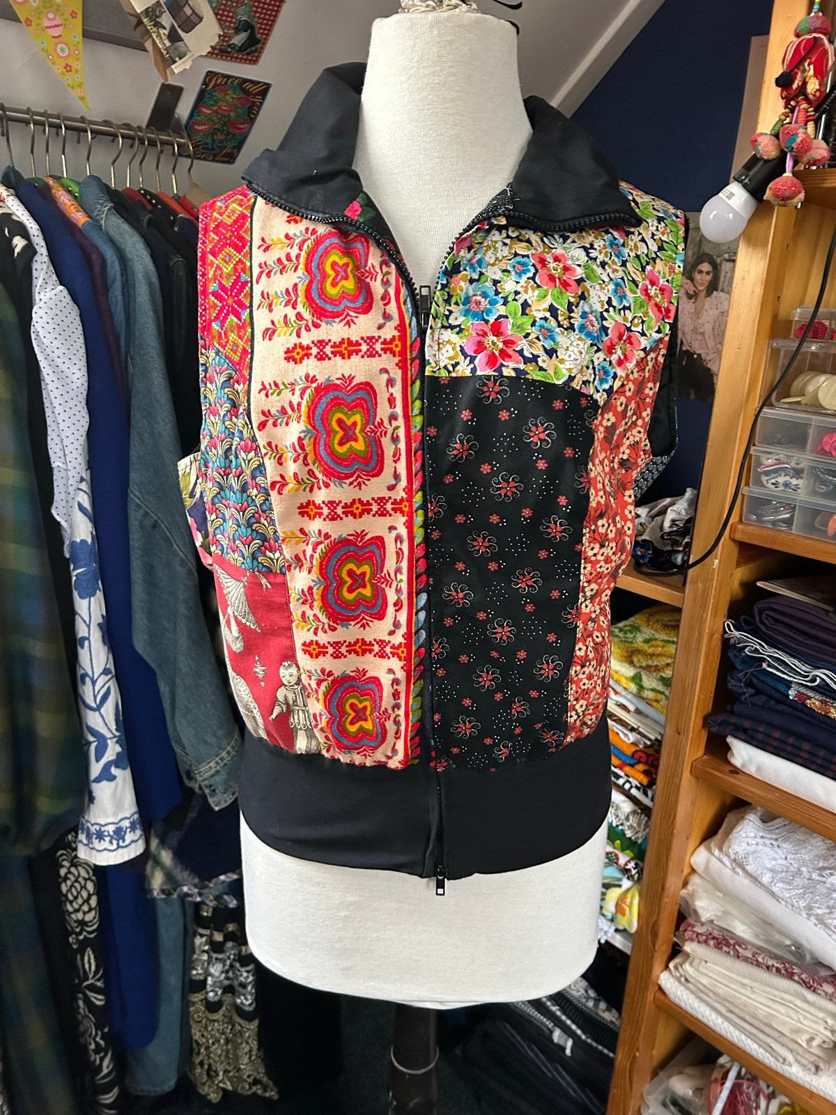Unieke Handgemaakte Folklore Bodywarmer - Maat 40/32, Ophalen of Verzenden, Zo goed als nieuw, Maat 38/40 (M), Meerkleurig
