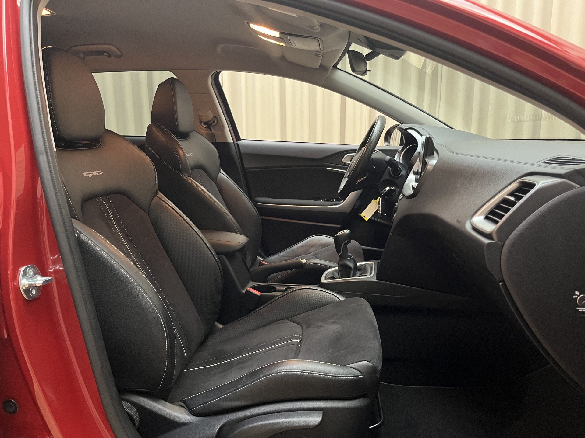 Kia Ceed Sportswagon 1.0 T-GDi // GT-Line // Leder/Alcantara, Voorwielaandrijving, Gebruikt, Met garantie (alle), Handgeschakeld