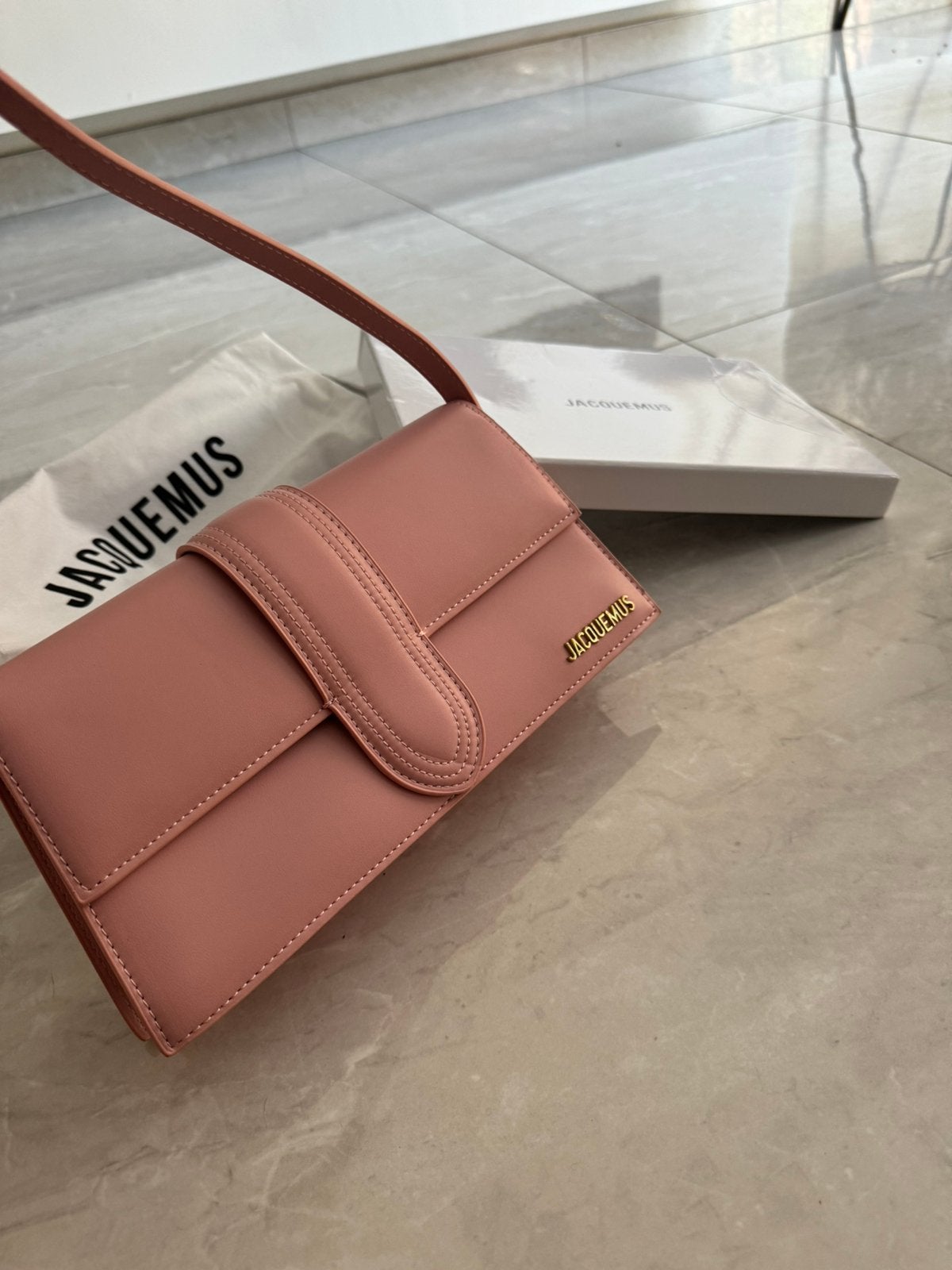 Jacquemus schoudertas, Sieraden, Tassen en Uiterlijk, Portemonnees, Ophalen of Verzenden, Nieuw, Roze