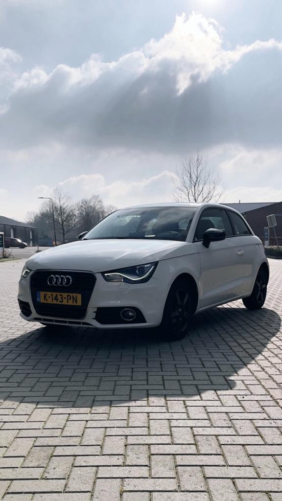 Audi A1 1.2 Tfsi 63KW 2011 Parelmoer Wit, Auto's, Audi, Voorwielaandrijving, 4 cilinders, 4 stoelen, Wit