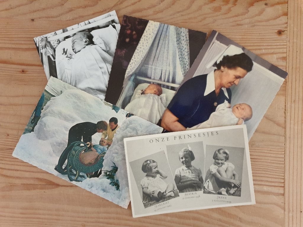 Set 5 kaarten met foto's - van leden Koninklijk Huis, Ophalen of Verzenden, Zo goed als nieuw, Nederland, Kaart, Foto of Prent