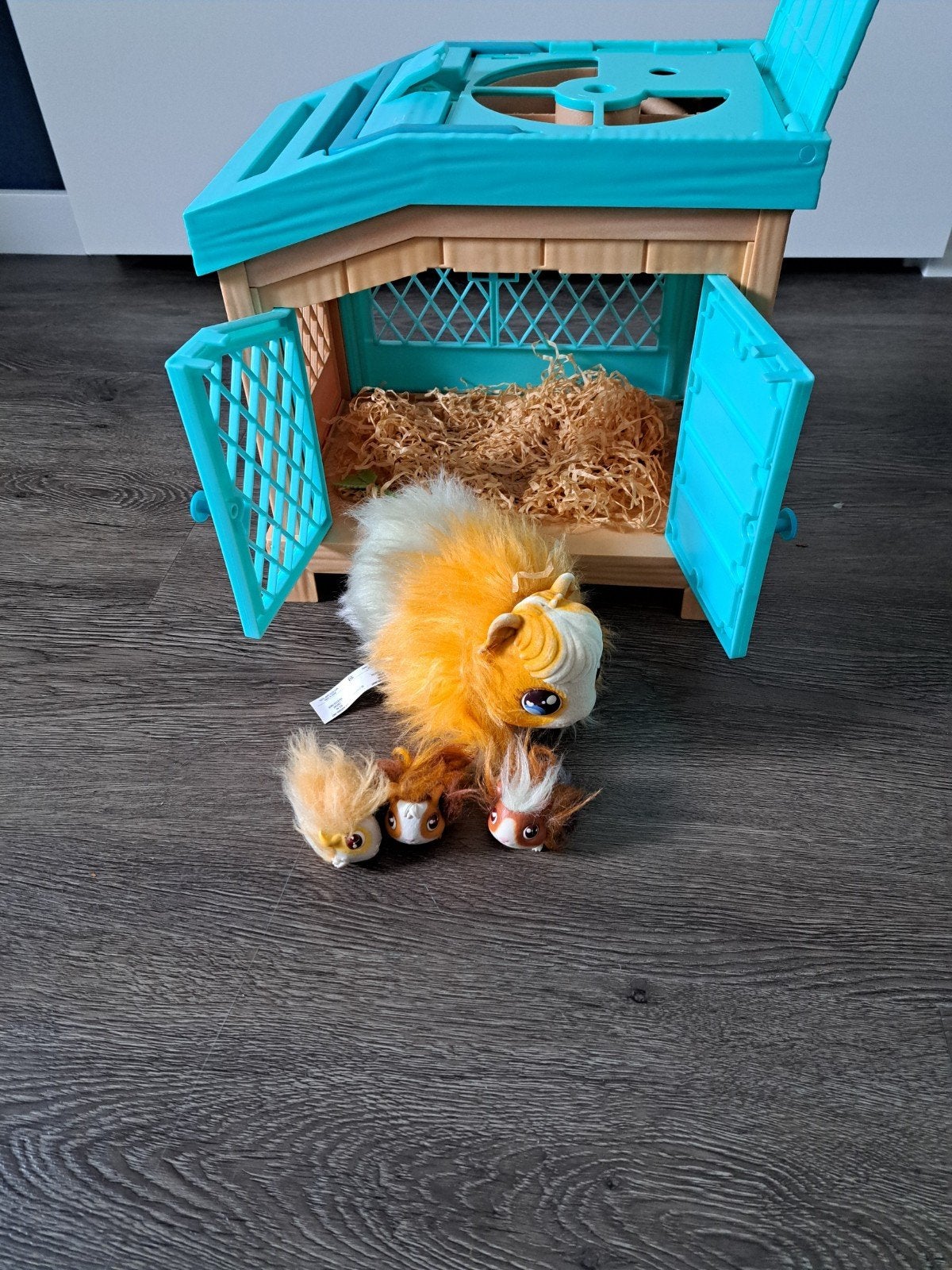 little live pets  cavia met baby's, Ophalen of Verzenden, Gebruikt, Jongen of Meisje