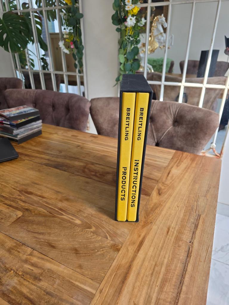 Breitling Instructie- en Productenboekjes (2 stuks), Zo goed als nieuw, Breitling@watches.ch, Léon Breitling-Strasse 2, 2540 Grenchen, Zwitserland