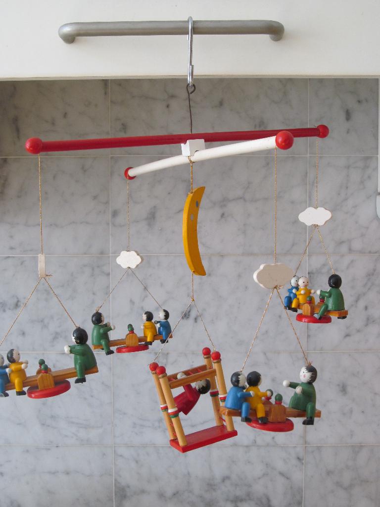 Vintage houten mobiel kinderkamer, Ophalen of Verzenden, Gebruikt, Overige typen