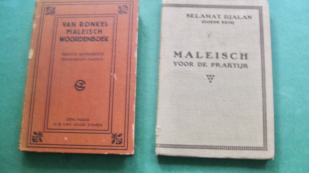 2 woordenboeken Maleis, Boeken, Overige uitgevers, Ophalen of Verzenden, Zo goed als nieuw, Overige talen