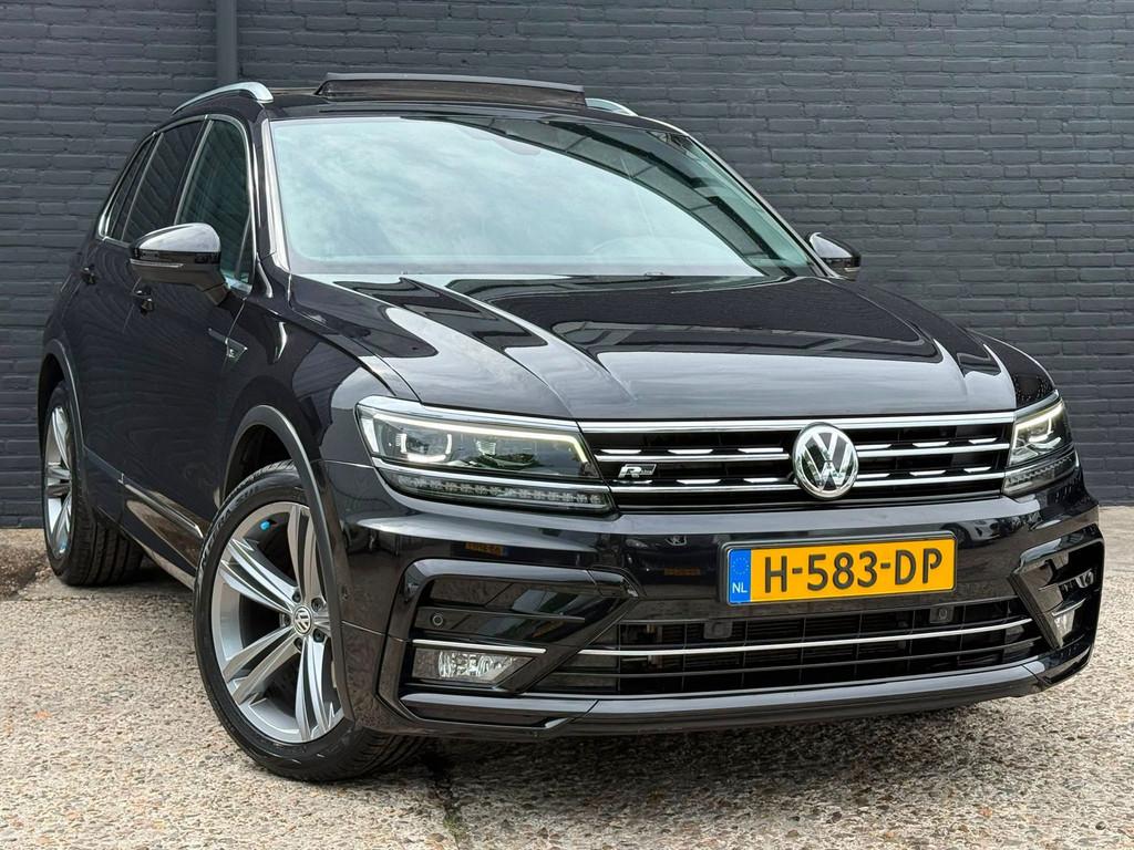 Volkswagen Tiguan 1.5 TSI ACT Highline Business R-LINE| PANO, Auto's, 4 cilinders, 150 pk, Alcantara, Zwart