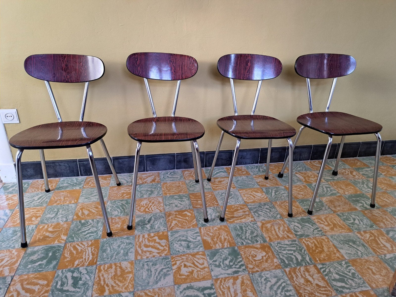 4 foemica stoelen, Ophalen