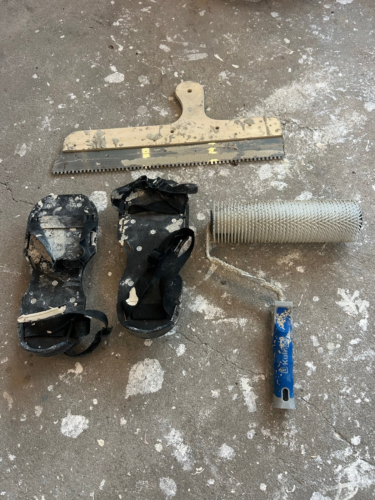 Egaline set: Prikroller, strijker, spijkerschoenen + egaline, Ophalen of Verzenden, Gebruikt