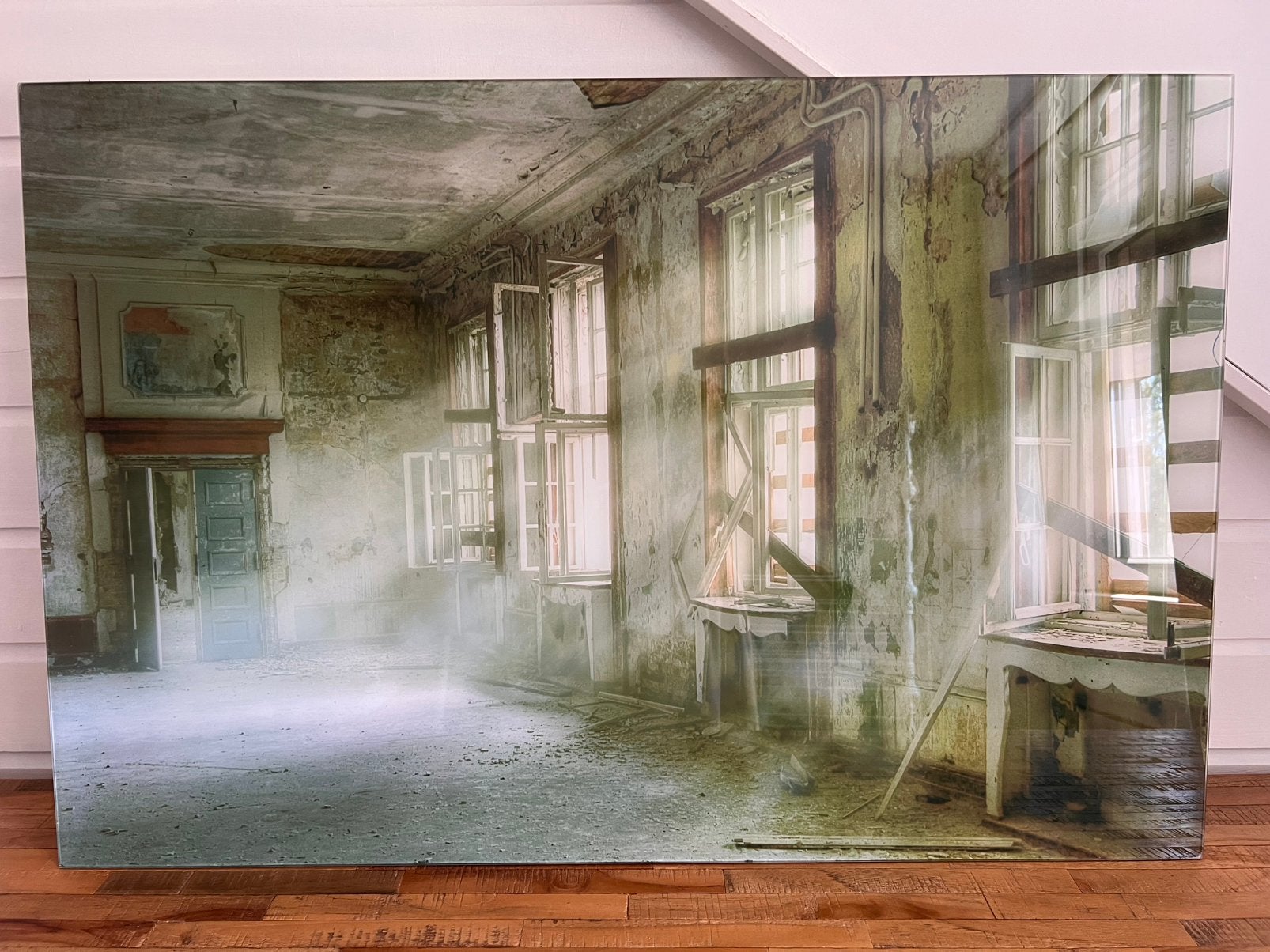 Glasplaat schilderij met oude ramen en lichtinval, Antiek en Kunst, Ophalen