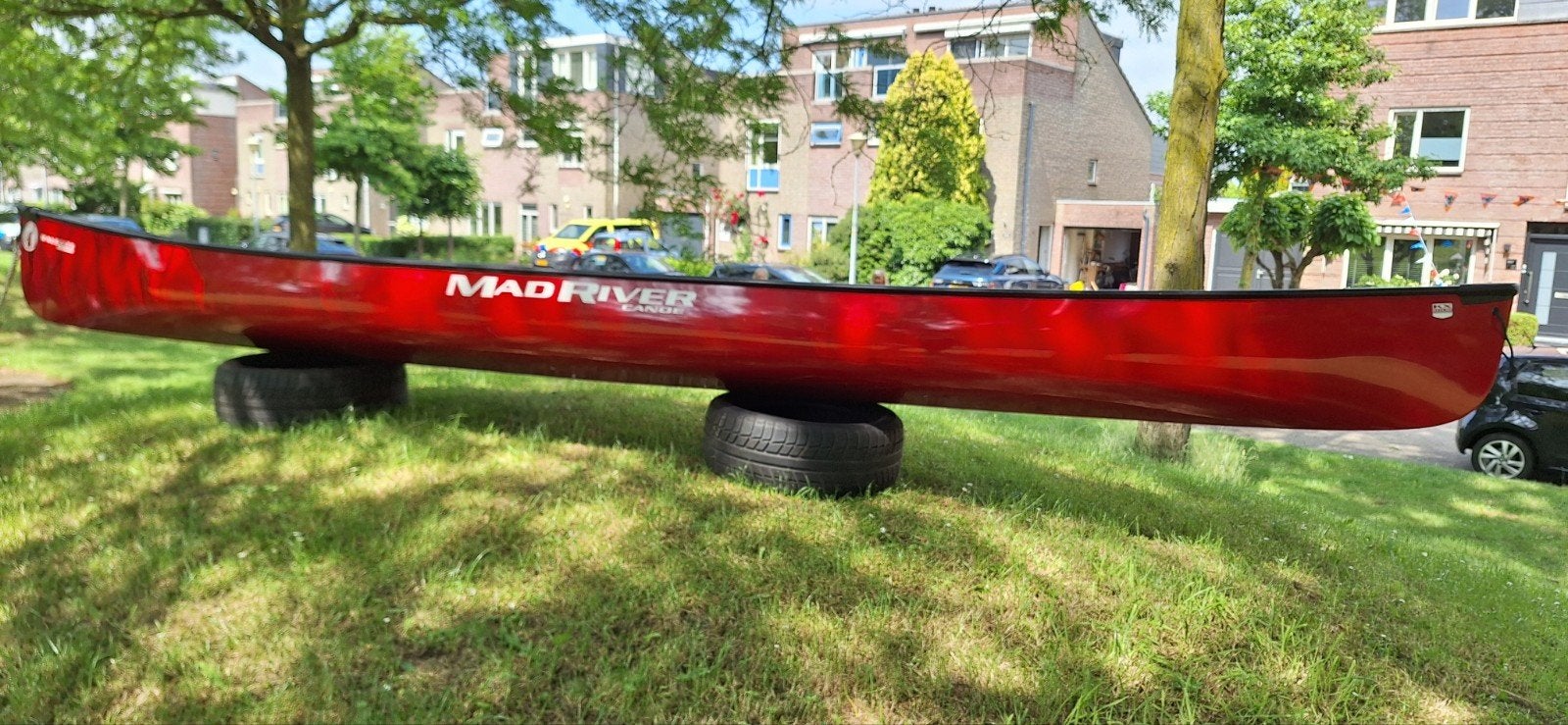 Madriver canoe, Watersport en Boten, Ophalen, Zo goed als nieuw, Canadese kano of Open kano, Met peddels