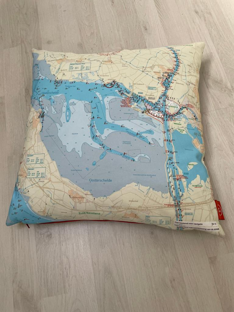 Kaartkussen Oosterschelde  uv en waterbestendig 50x50, Watersport en Boten, Ophalen, Zo goed als nieuw