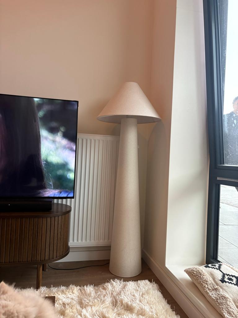 Stijlvolle paddestoel vloerlamp skye - Beige leenbakker, Huis en Inrichting, Lampen | Vloerlampen, Ophalen, Zo goed als nieuw