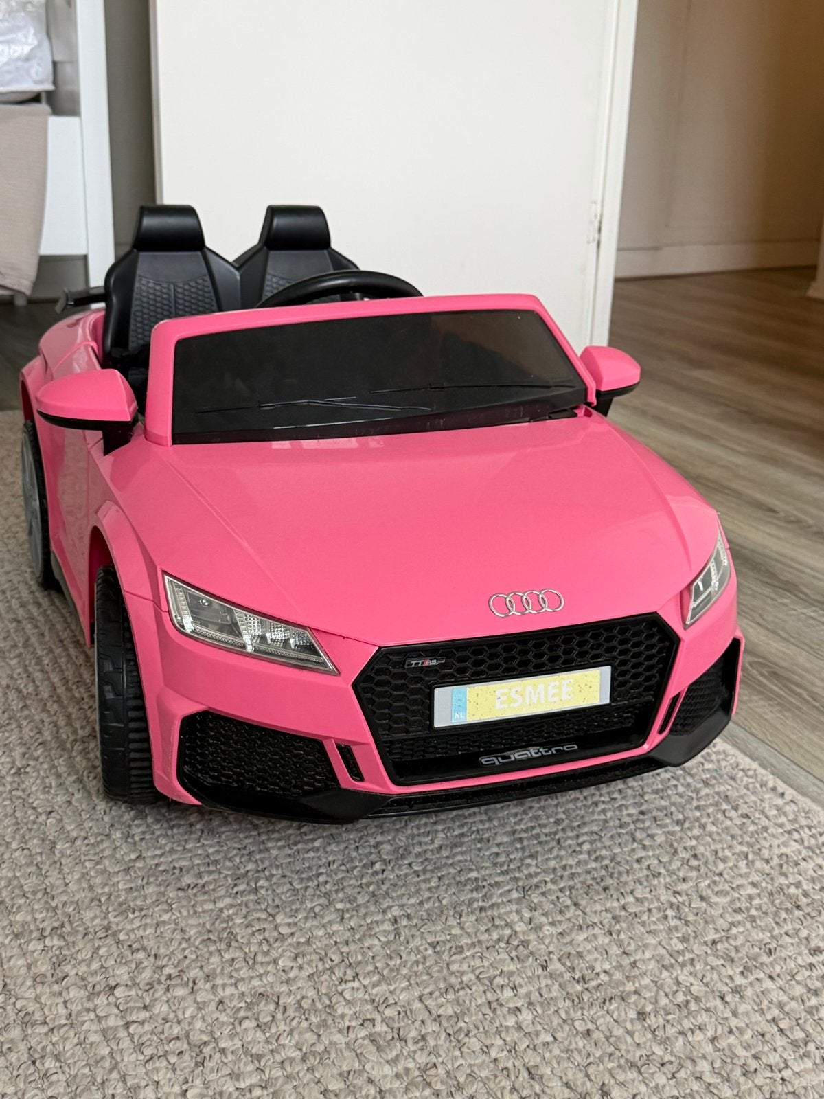 Roze Audi TT RS elektrische kinderauto, Kinderen en Baby's, Speelgoed | Buiten | Accuvoertuigen, Gebruikt, Ophalen