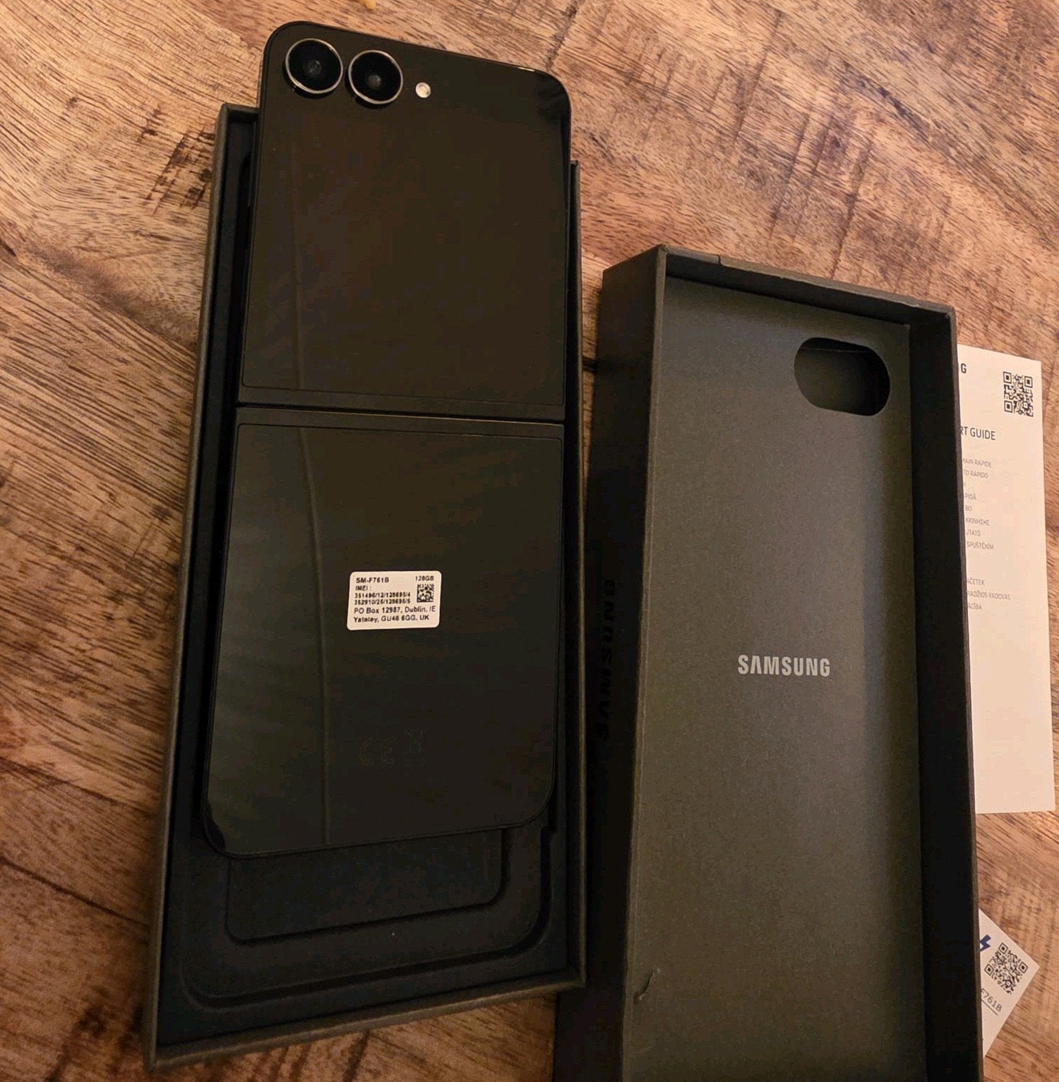 Foto 3 van (ALS NIEUW) Samsung galaxy Z Flip 7 fe Black Grafiet