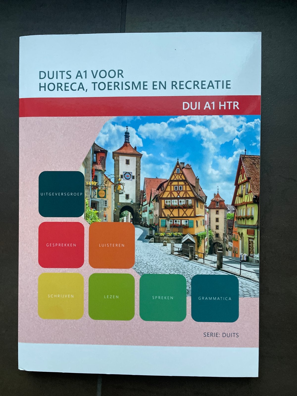 Duits A1 HTR Leer/werkboek MBO niveau 4 Leisure & Hospitalit, Boeken, Ophalen of Verzenden, Zo goed als nieuw, MBO