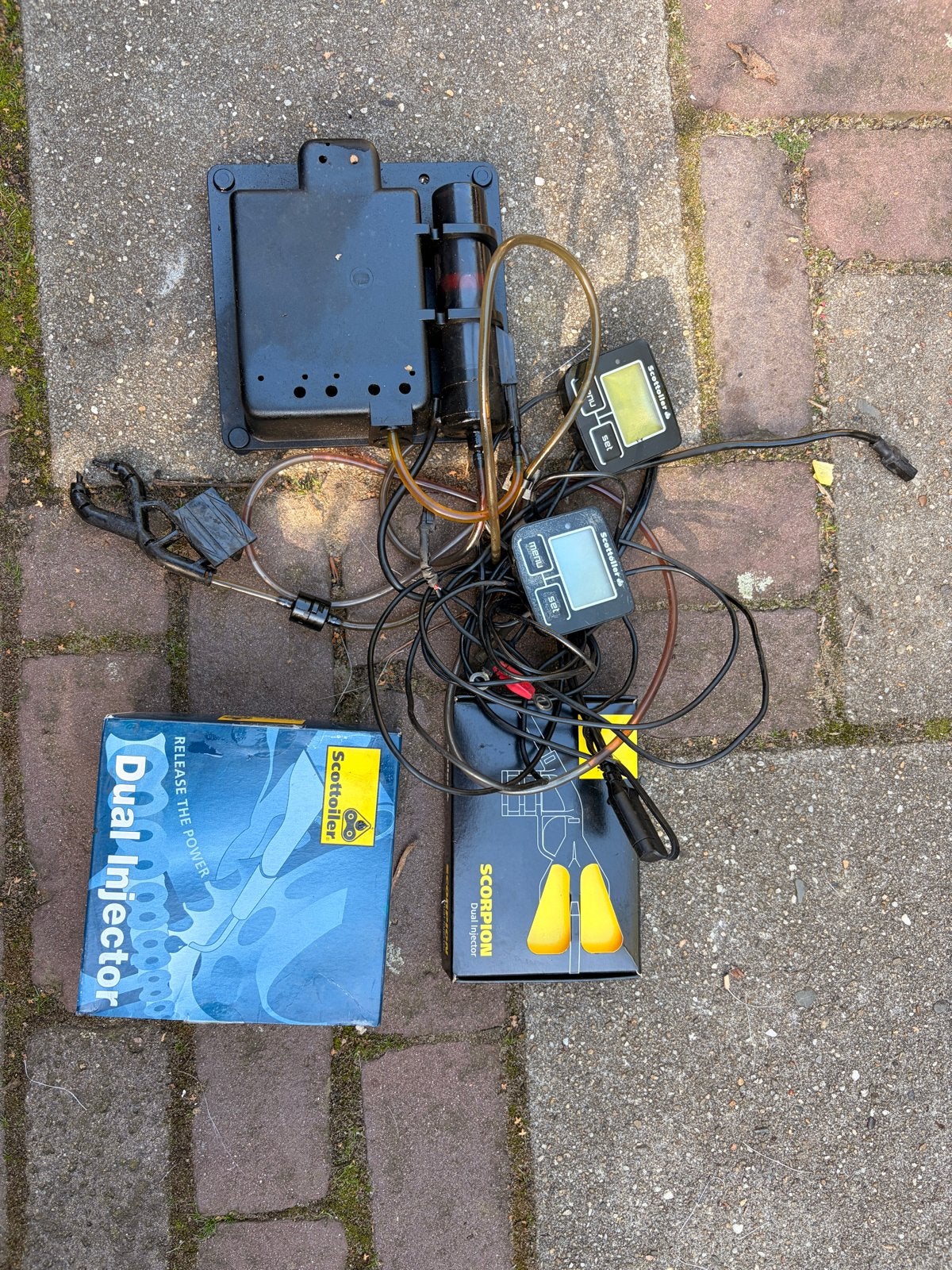 Scottoiler Dual Injector en Scorpion onderdelen, Motoren, Ophalen, Gebruikt