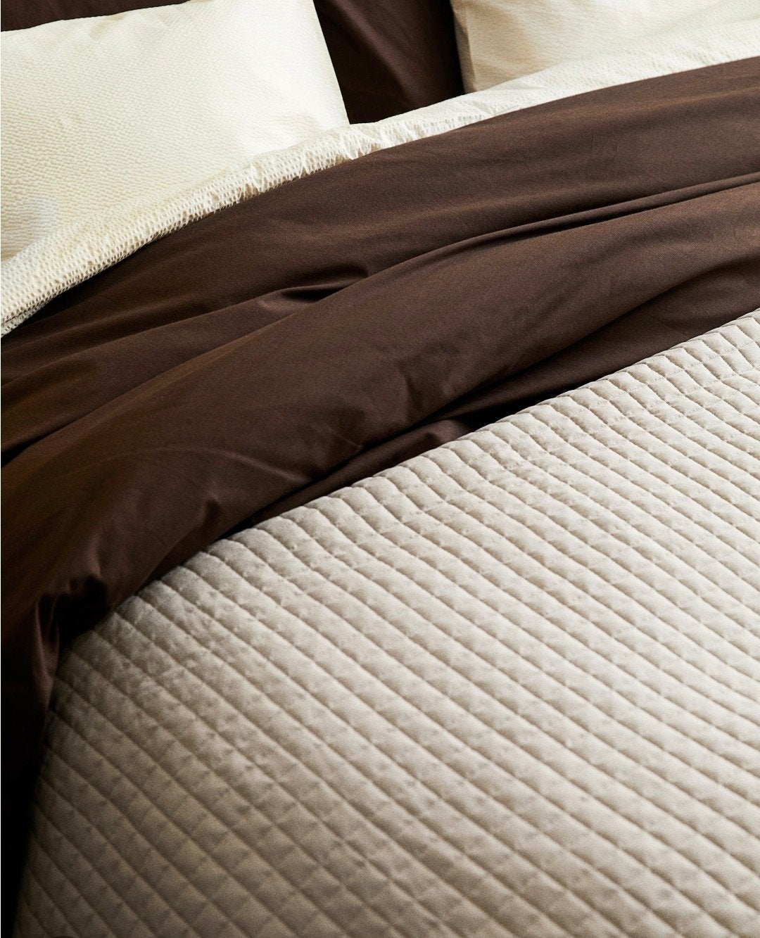 Nieuwe grote sprei greige H&M Home, Gewatteerd, Overige merken, Beige, Nieuw