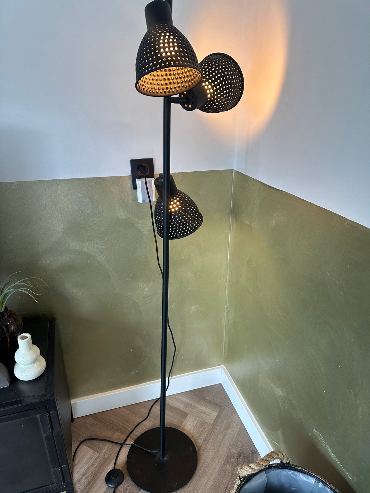 2 stijlvolle zwarte vloerlampen - driepoot & Lumidora, Ophalen, Gebruikt, Metaal, 150 tot 200 cm