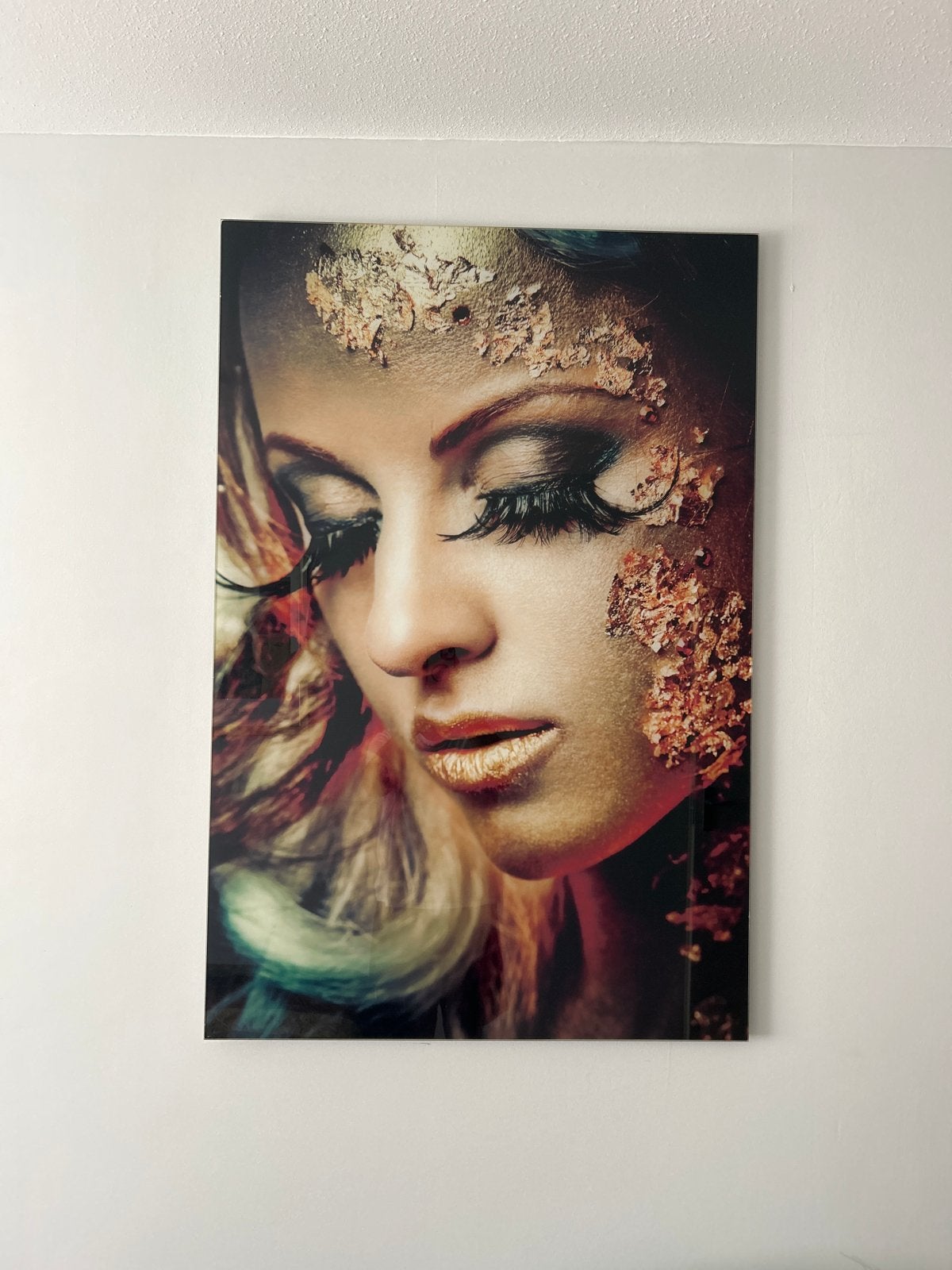 Plexiglas Schilderij Vrouw met Gouden Details, Ophalen of Verzenden, Zo goed als nieuw, Schilderij, 75 – 100