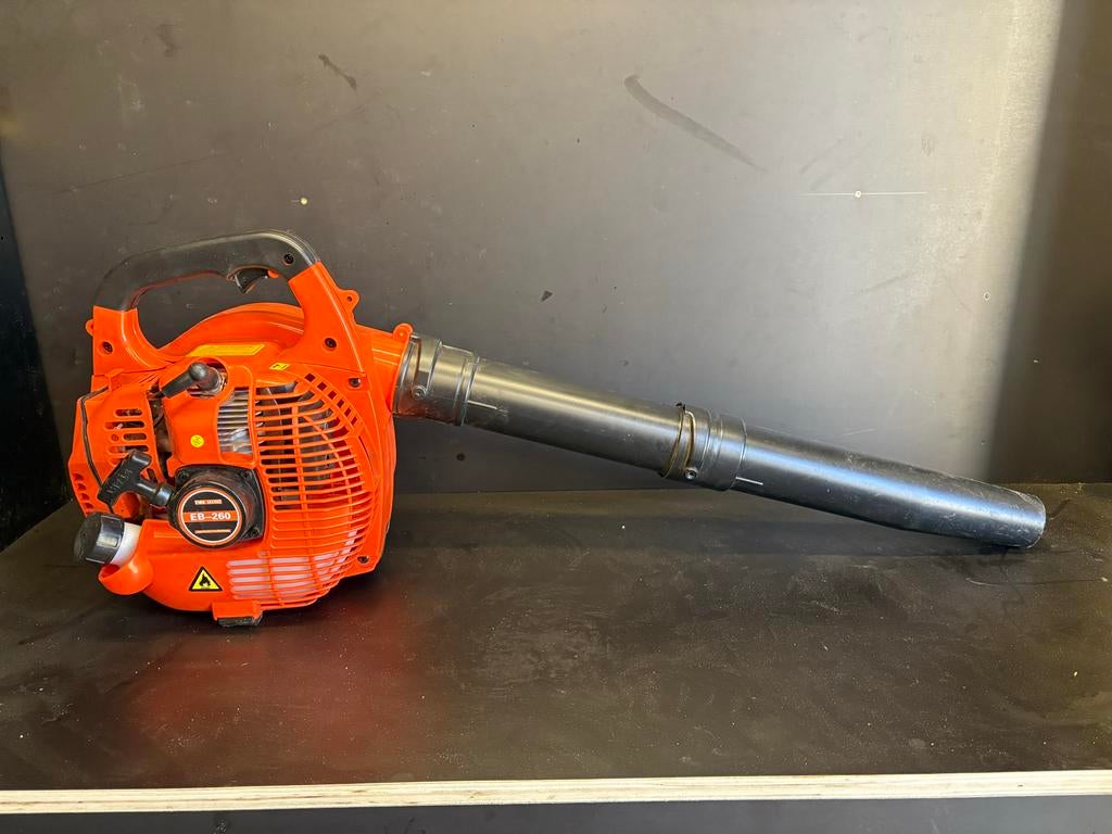Krachtige bladblazer EB-260 benzine, Ophalen, Zo goed als nieuw, Benzine, Handgedragen