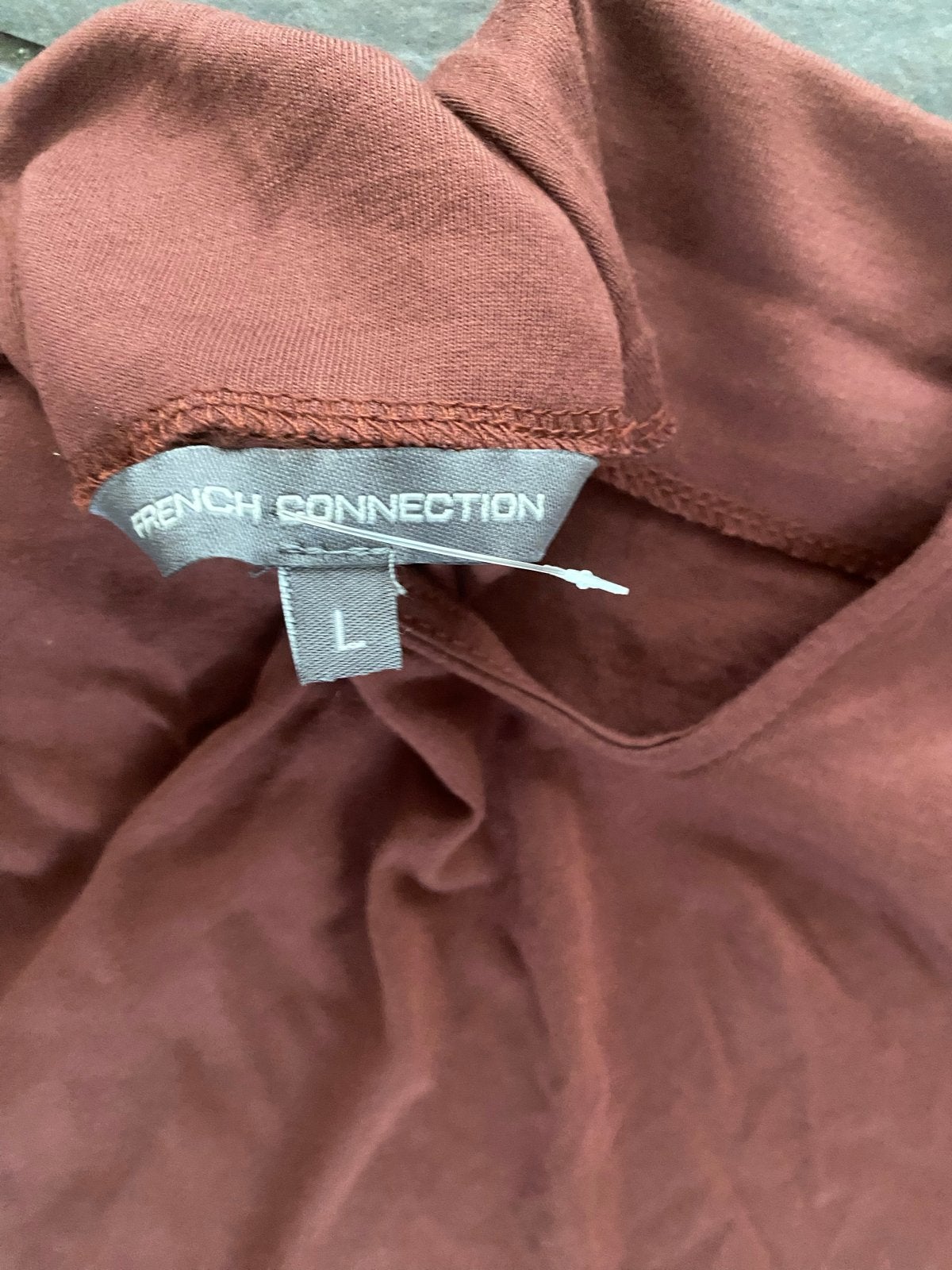Prachtige French Connection jurk met schoudervulling, Bruin, Maat 42/44 (L), Ophalen of Verzenden, Gedragen