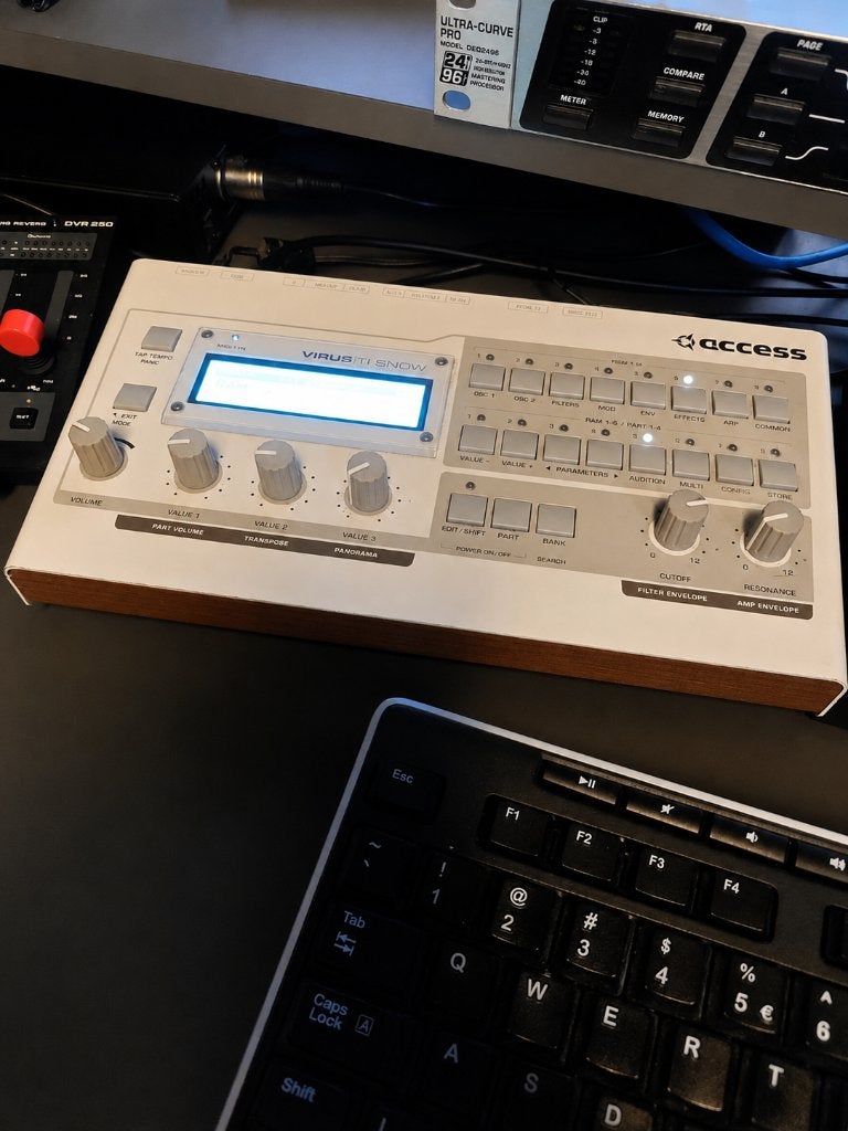Access Virus TI Snow, Muziek en Instrumenten, Ophalen, Gebruikt, Overige merken
