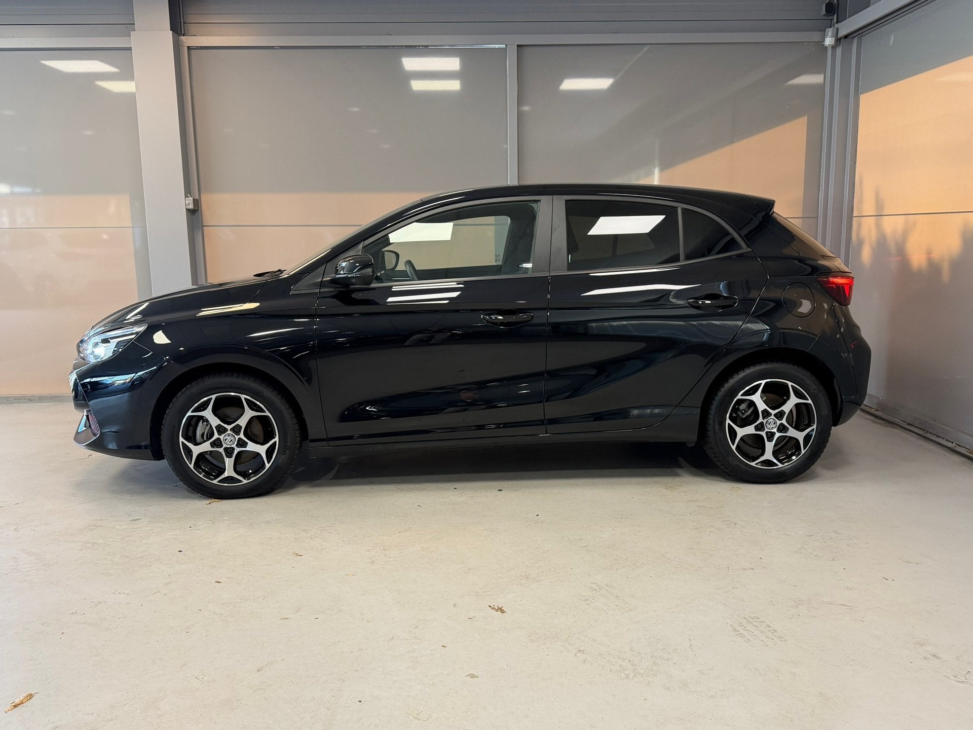 MG MG3 HYBRID+ 1.5 Hybrid+ Luxury | CAMERA | CAR PLAY | 360, Auto's, 4 cilinders, 1283 kg, Leder en Stof, Bedrijf