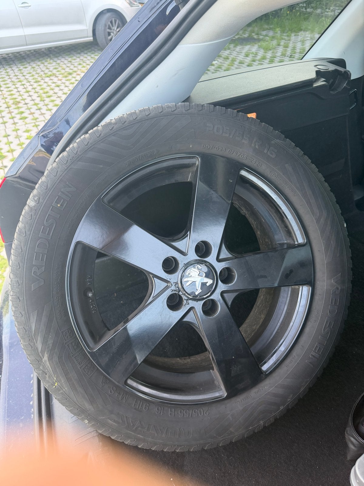 205/55/16 Vredestein All Season banden met zwarte velgen, Ophalen, Gebruikt, 16 inch, Banden en Velgen
