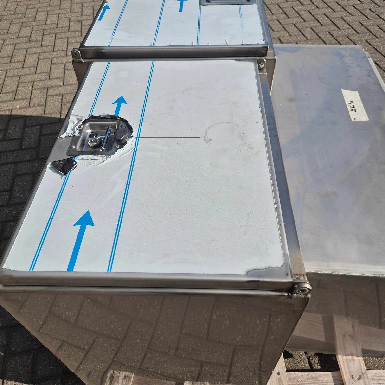 Diverse RVS en aluminium onderbouwkisten, opbergkisten en ta, Ophalen