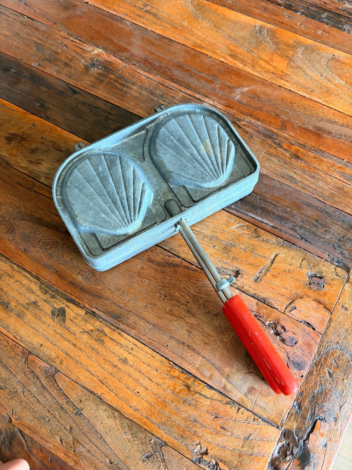 Vintage tosti-ijzer - Sint-Jakobsschelp, Antiek en Kunst, Ophalen of Verzenden