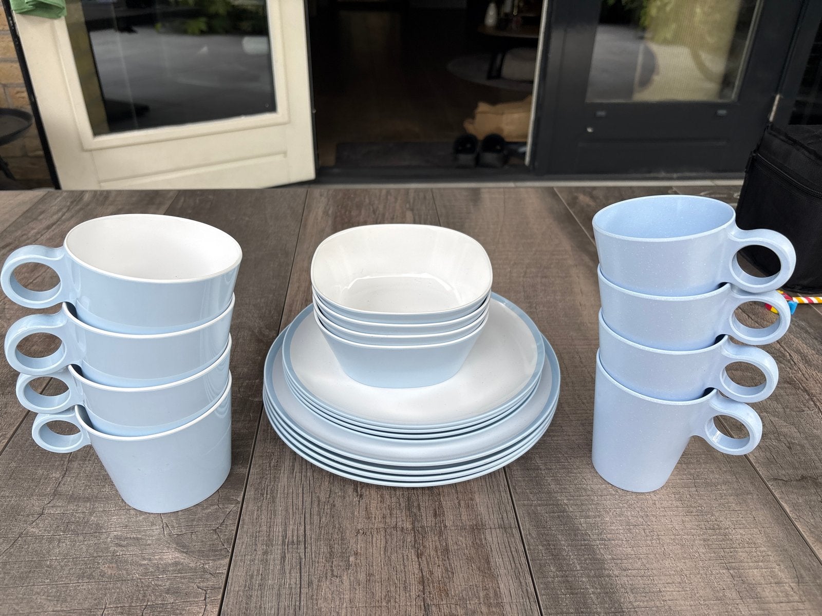 Mepal camping servies van melamine - compleet set, Caravans en Kamperen, Kampeeraccessoires, Ophalen, Zo goed als nieuw