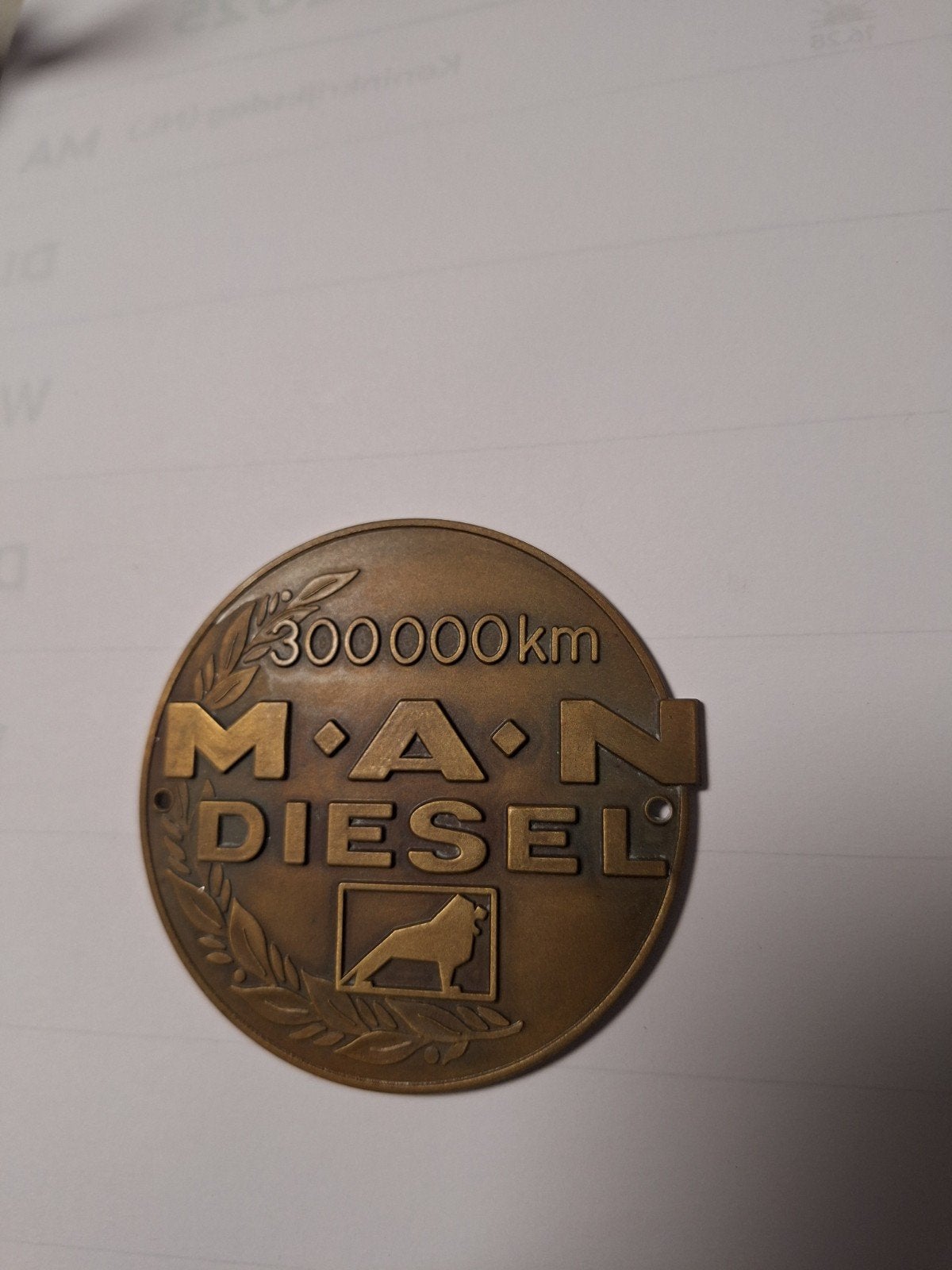 M.A.N. 300.000 KM. Embleem., Verzamelen, Ophalen of Verzenden, Zo goed als nieuw, Auto's
