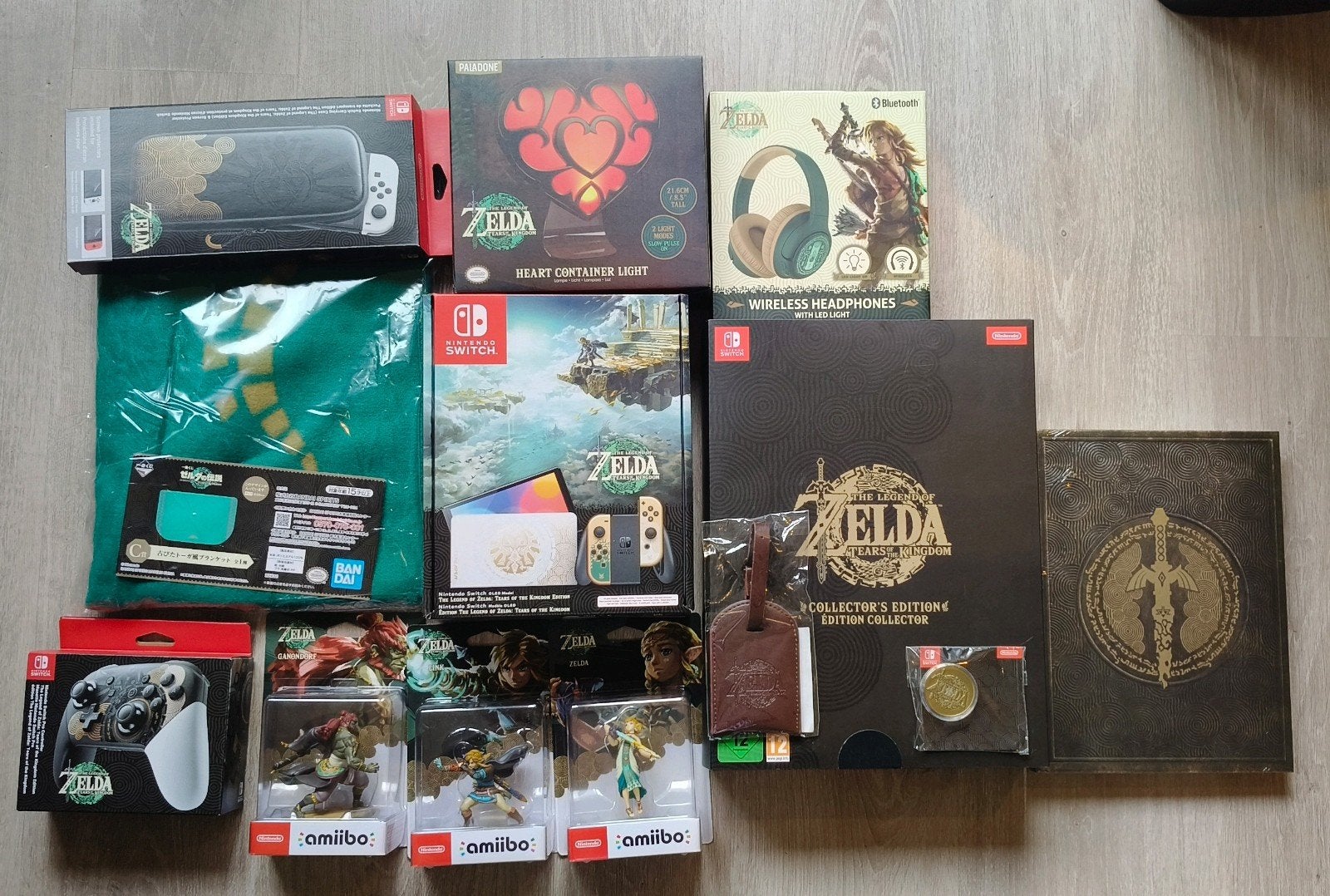Zelda Tears of the Kingdom Collection!, Switch OLED, Met games, Nieuw, Ophalen of Verzenden
