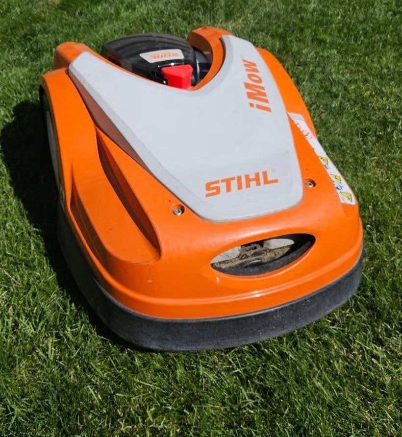 Stihl Robotmaaier RMI422 met Garage  T.E.A.B., Tuin en Terras, Robotmaaiers, Ophalen, 20 tot 25 cm