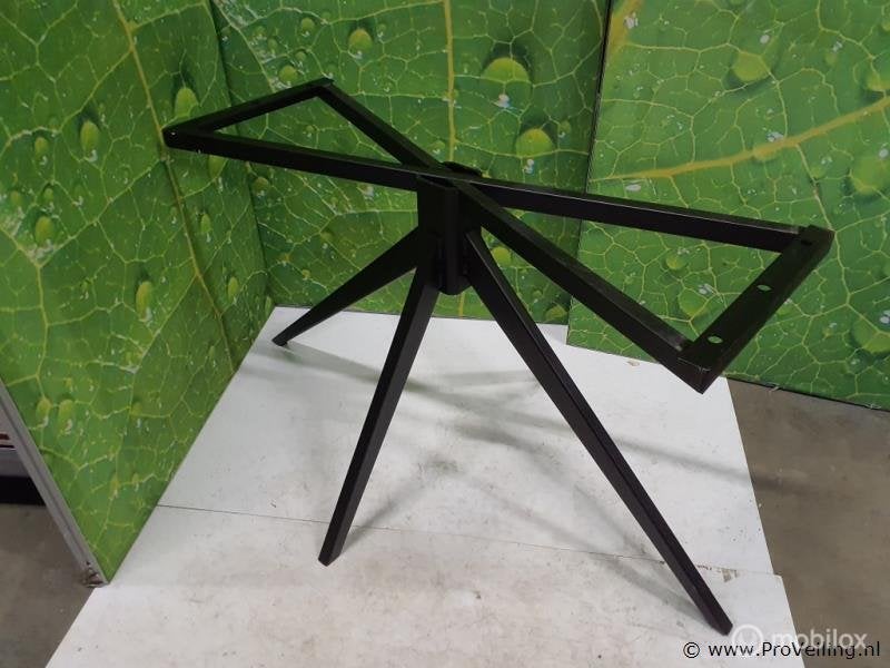 Online Veiling: Tafel onderstel
