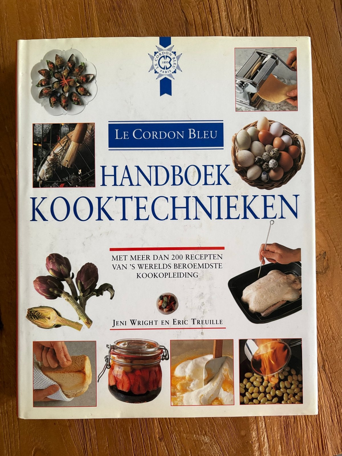 Le Cordon Bleu Handboek Kooktechnieken - Meer dan 200 recept, Ophalen of Verzenden, Zo goed als nieuw, Europa, Voorgerechten en Soepen
