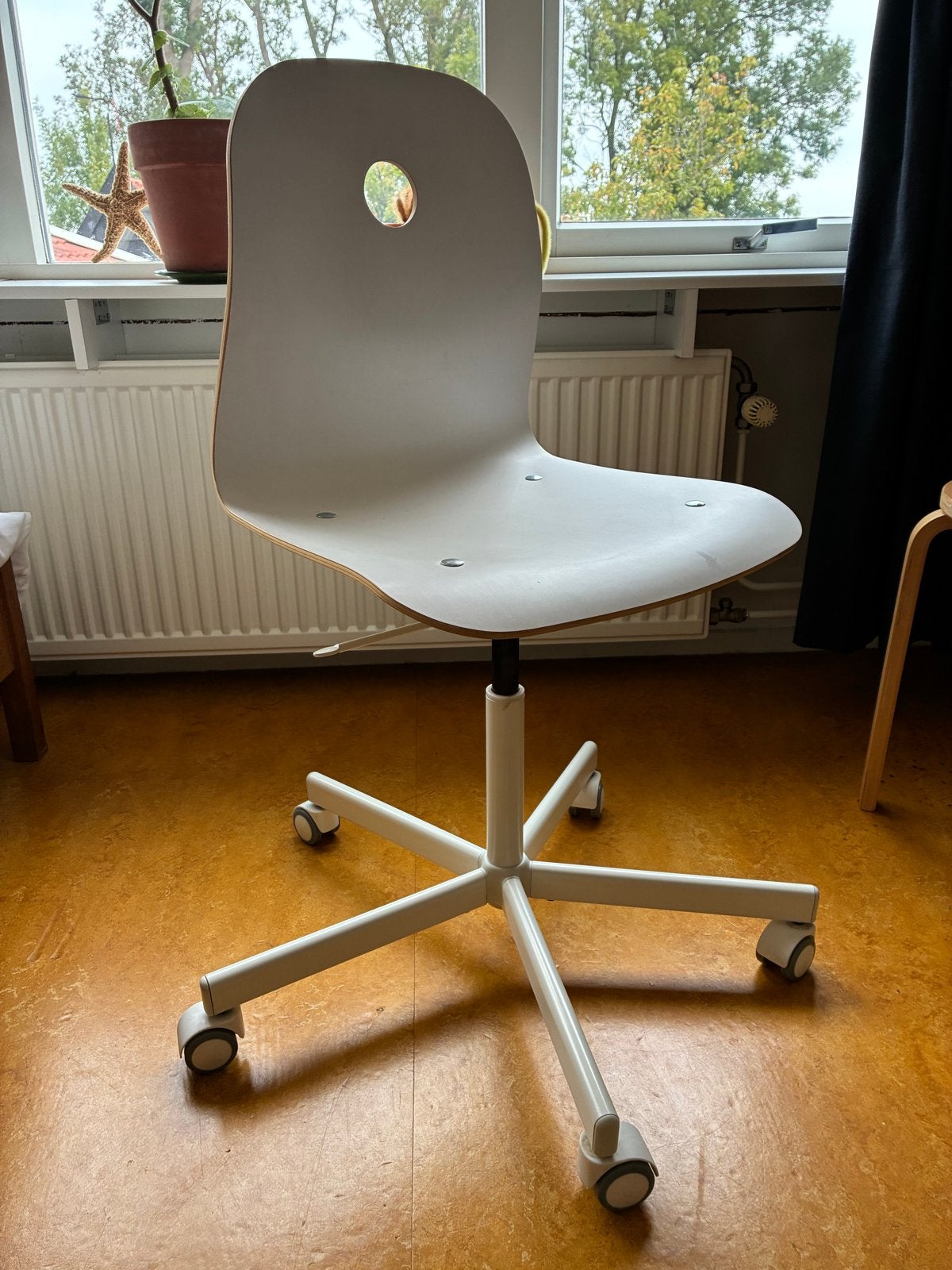 IKEA Sporren Bureaustoel - Wit hout, Ophalen, Zo goed als nieuw, Wit, Bureaustoel