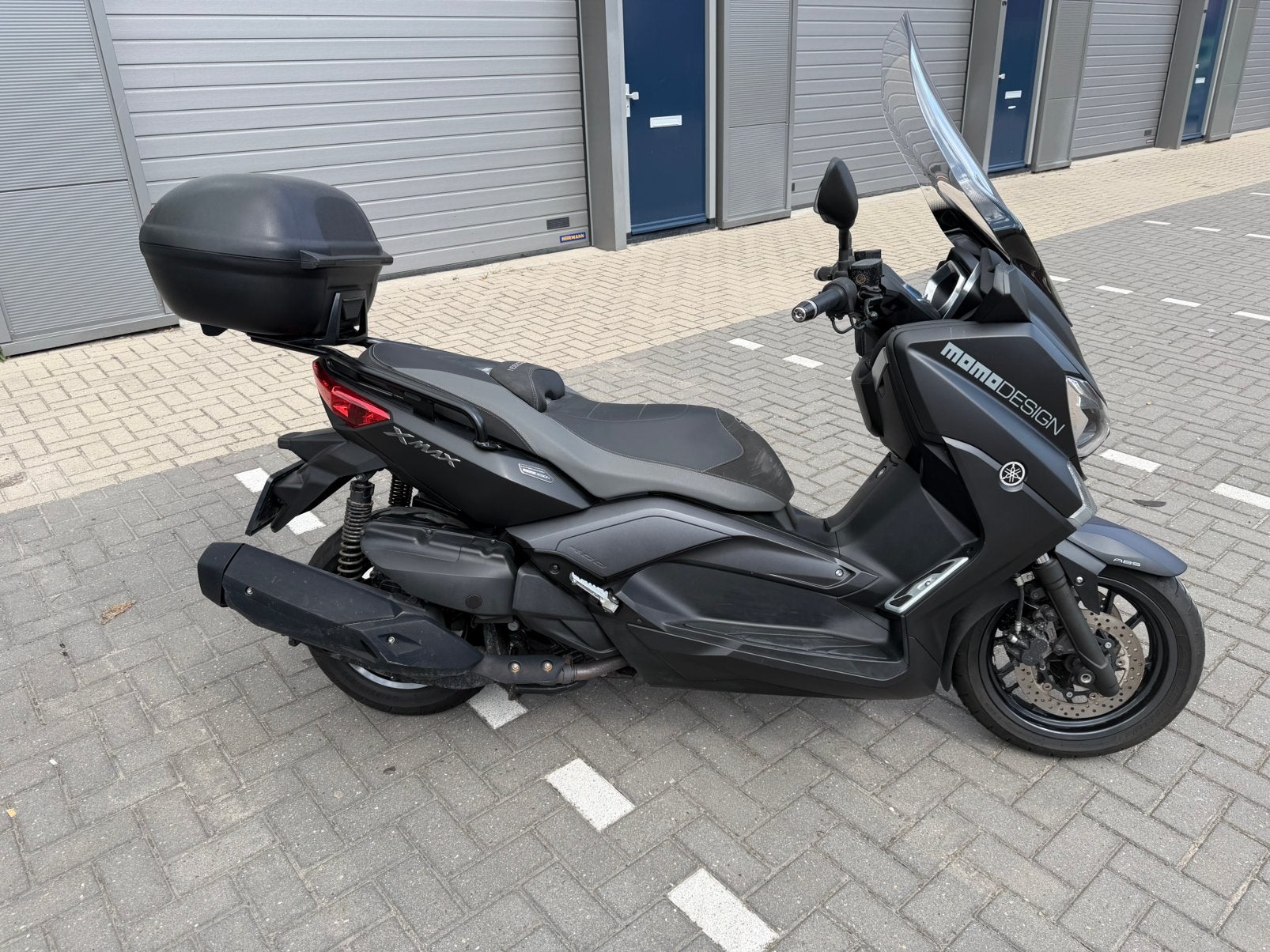 Yamaha XMAX 400 momo design, Bouwjaar 2014, Slechts 6.915 km, Motoren, Motoren | Yamaha, Particulier, Scooter