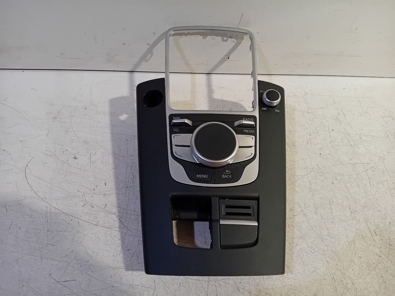 Bedieningspaneel multi media Audi A3, Auto-onderdelen, Onderdelen@venauto.nl, Van der Ven Autorecycling B.V., Gebruikt, Ettenseweg 76, 4706 PB Roosendaal, The Netherlands