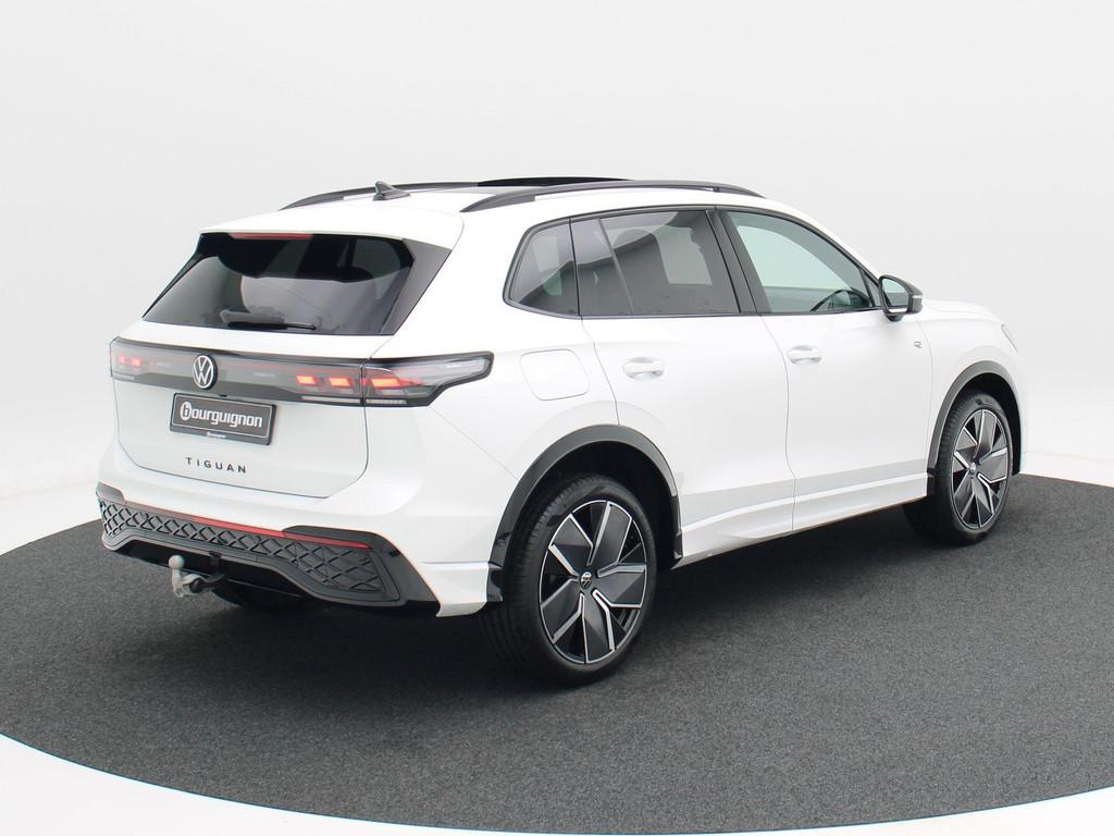 Volkswagen Tiguan 1.5 eHybrid R-Line Edition 204 PK | Trekha, Auto's, Volkswagen, Stof, 4 cilinders, 150 pk, Wit