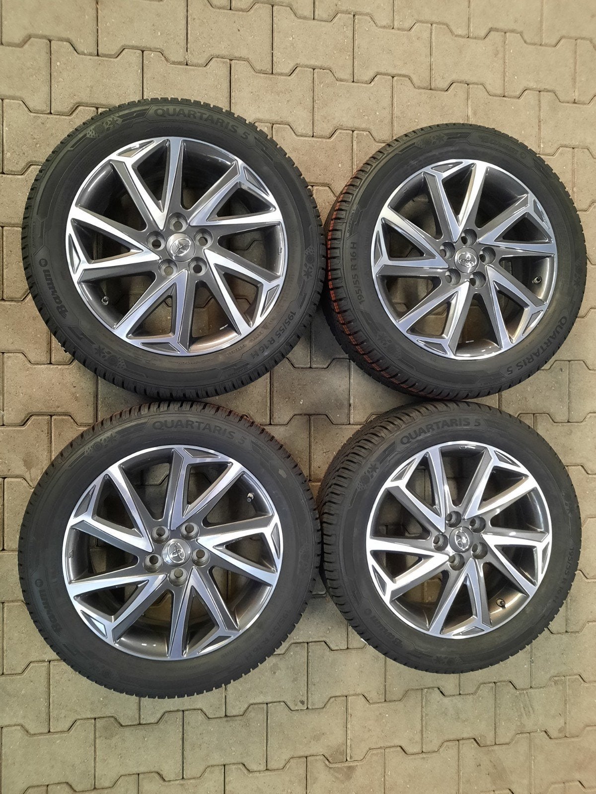 16 inch velgen OEM TOYOTA YARIS NIEUWE ALL SEASONS BANDEN, Gebruikt, 16 inch, Banden en Velgen, Ophalen of Verzenden