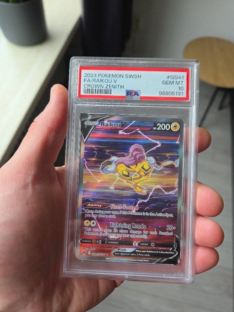 Pokemon Raikou V crown zenith psa 10 gg41, Ophalen of Verzenden, Zo goed als nieuw, Losse kaart